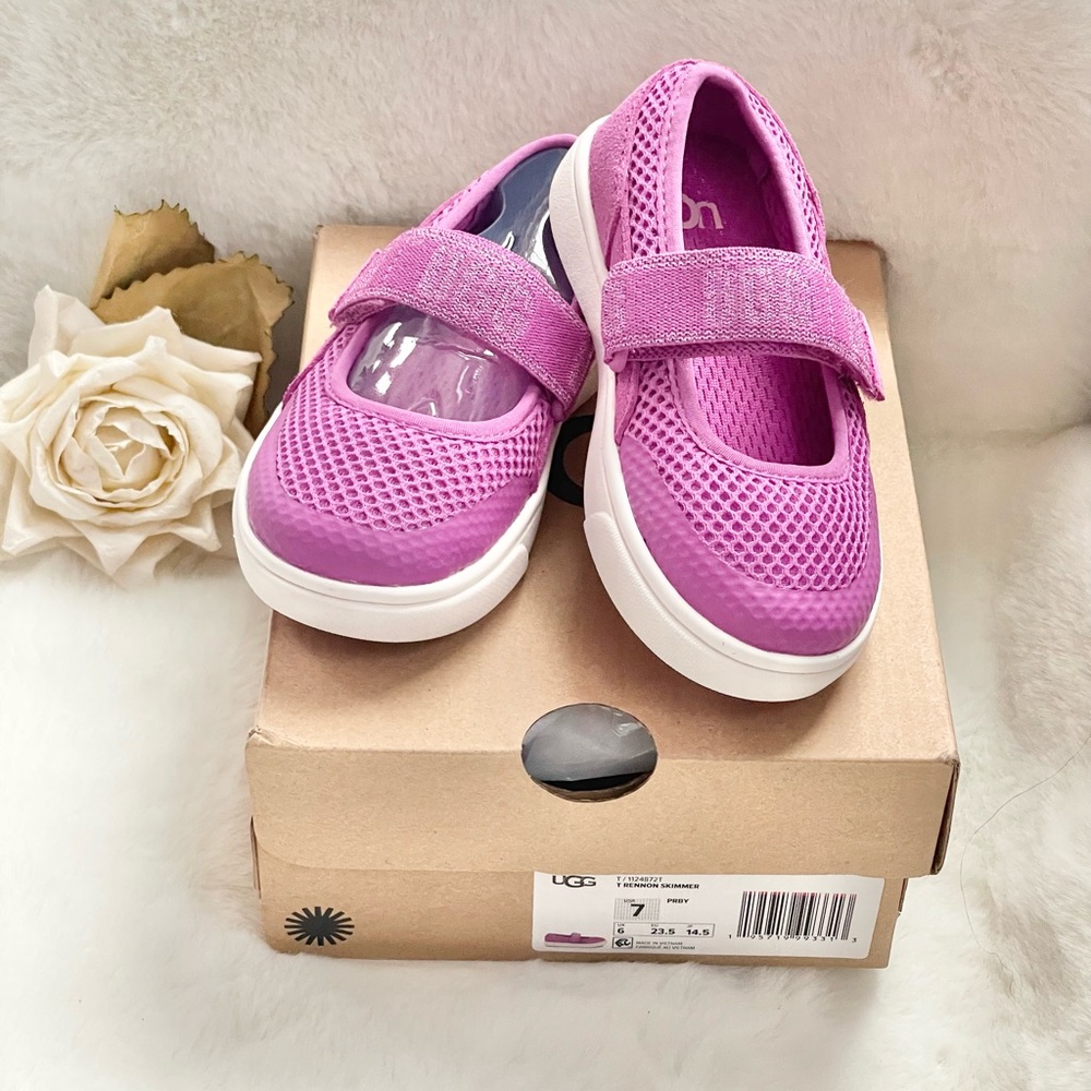 New with tags UGG RENNON SKIMMER FLAT walker/toddler 7M purple ruby. ( pink)